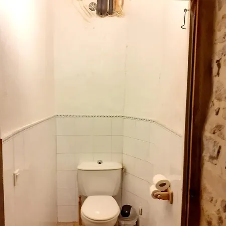 Ferienhaus Maison De 4 Chambres A Laudun L'Ardoise Avec Magnifique Vue Sur La Ville Jardin Amenage Et Wifi *
