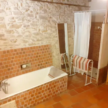 Ferienhaus Maison De 4 Chambres A Laudun L'Ardoise Avec Magnifique Vue Sur La Ville Jardin Amenage Et Wifi *